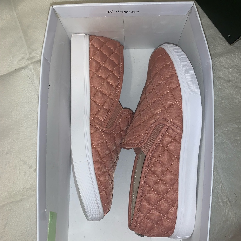 SteveMadden Ecntrcqt Salmon